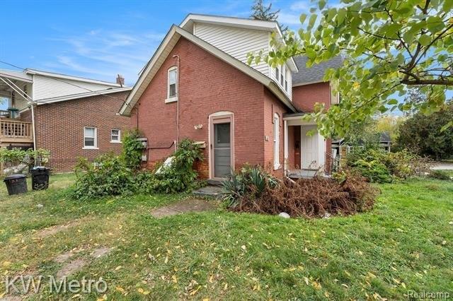 Robertson St, Mount Clemens, MI 48043
