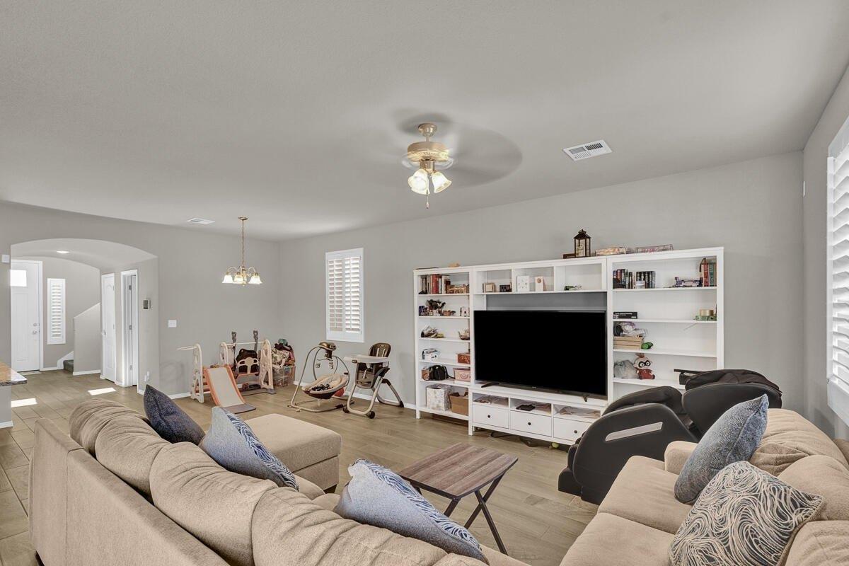Desert Dunes Dr, El Paso, TX 79938