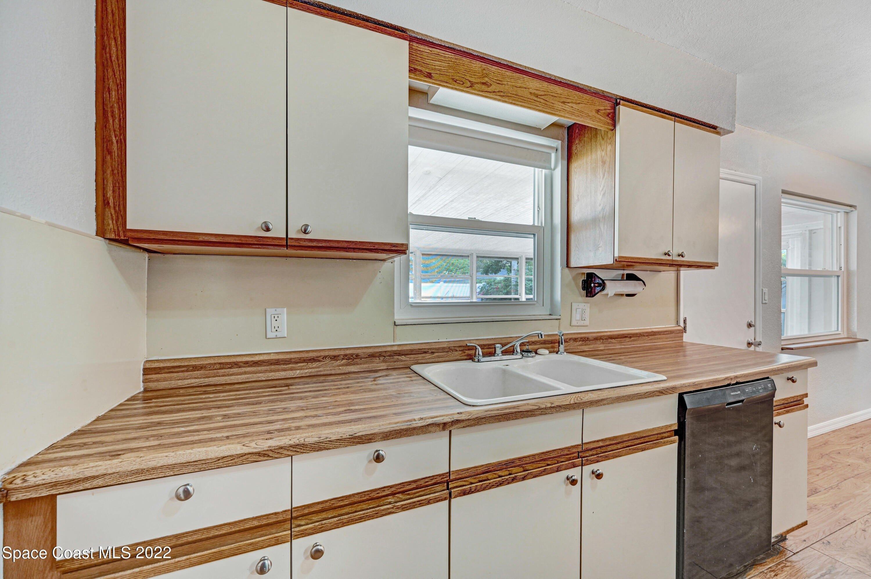 Sylvia Rd, Melbourne, FL 32904