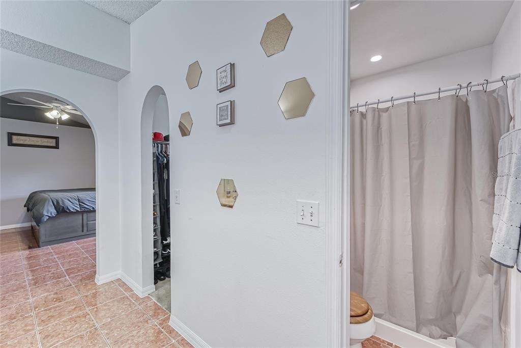 Kings Lake Dr, Gibsonton, FL 33534