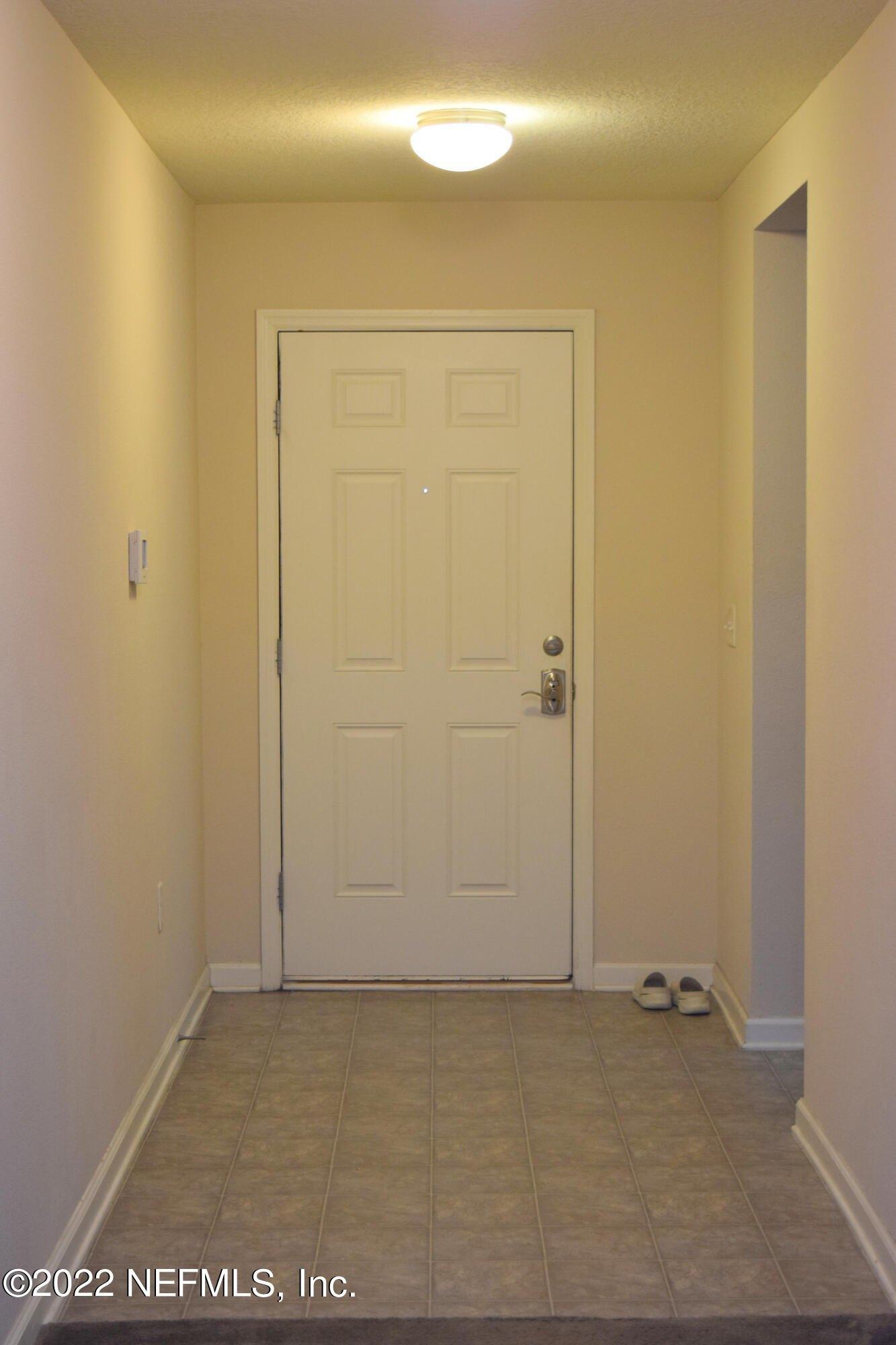 Alexandra Dr, Jacksonville, FL 32218
