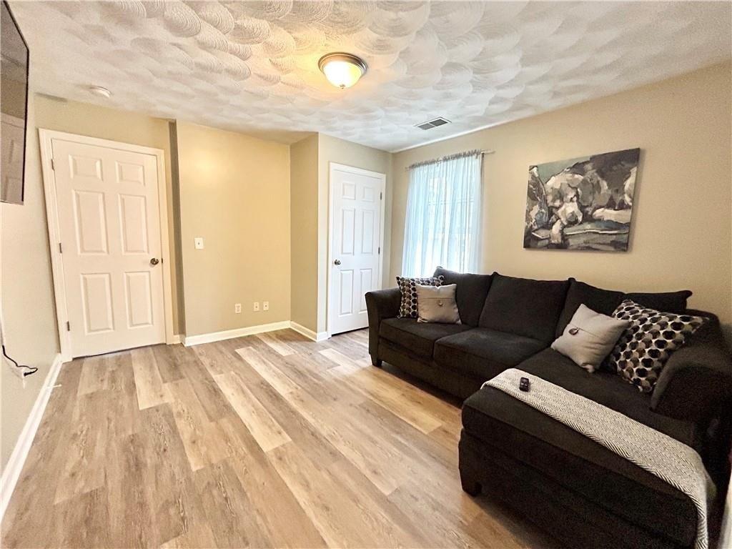 Edgewood Ave, Cumberland, RI 02864