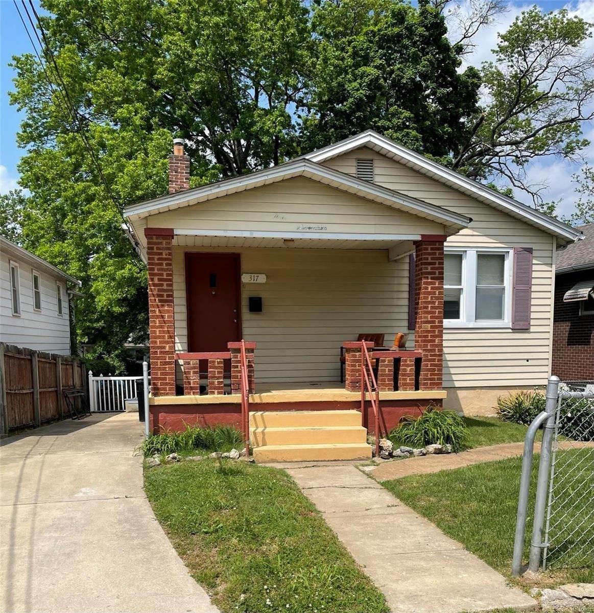 W Felton Ave, Saint Louis, MO 63125