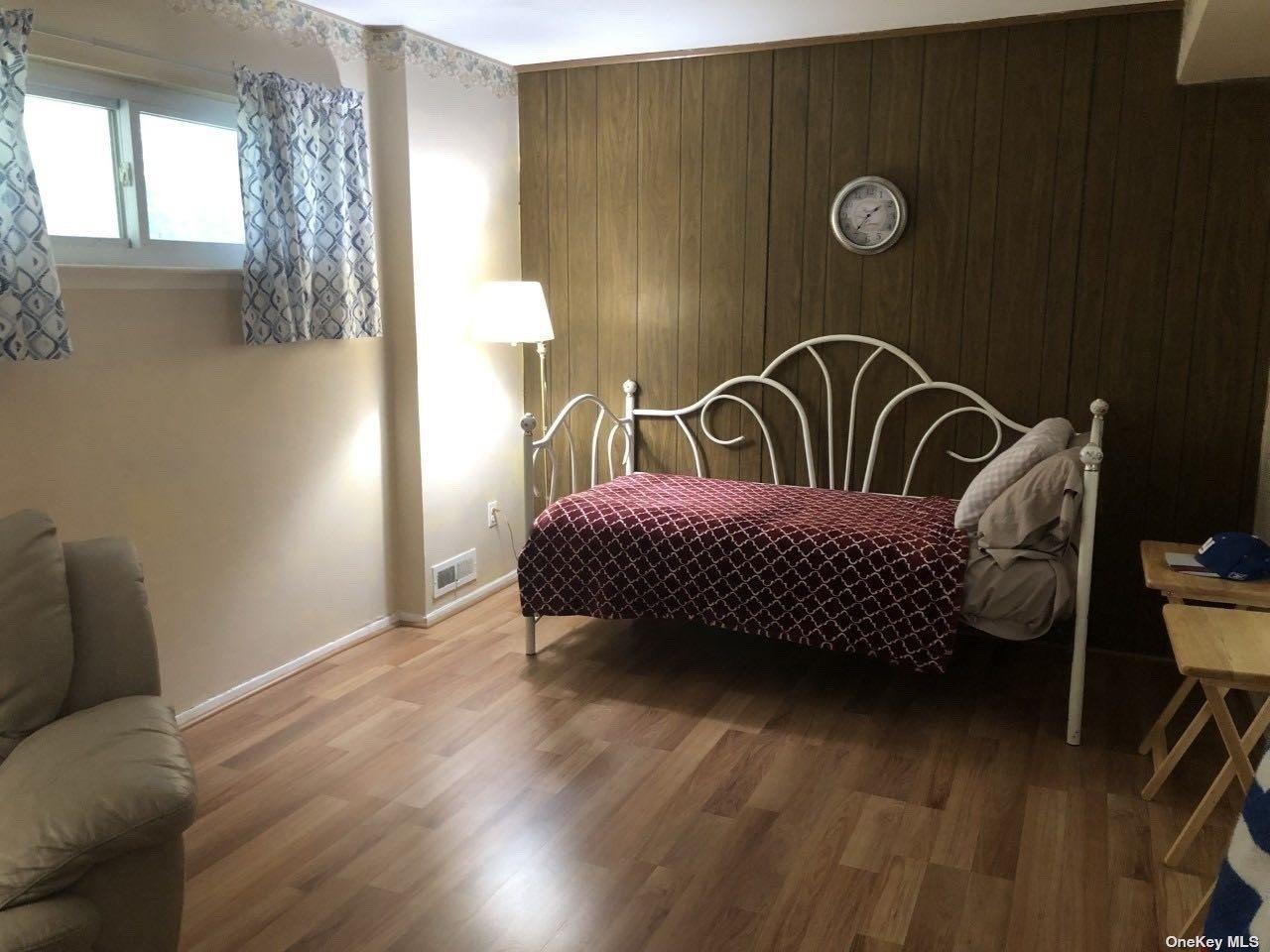 Trapper Ln, South Setauket, NY 11720