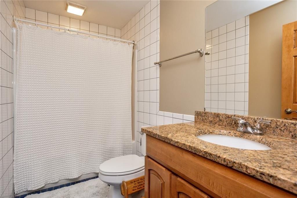 Woodland Dr, Johnston, IA 50131