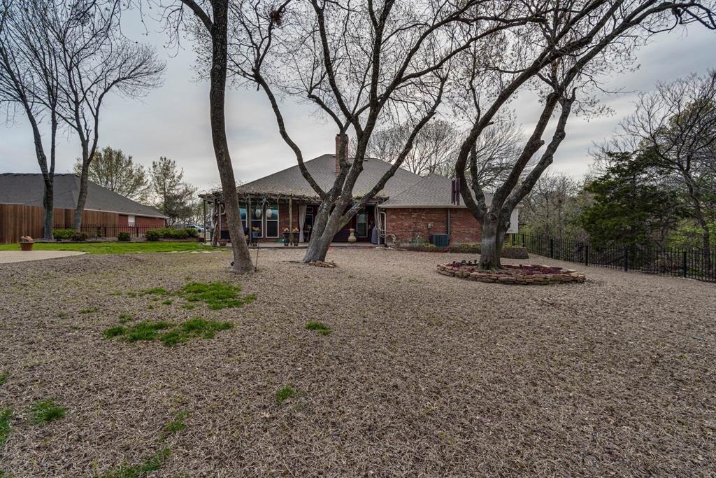 Ash Dr, Waxahachie, TX 75165