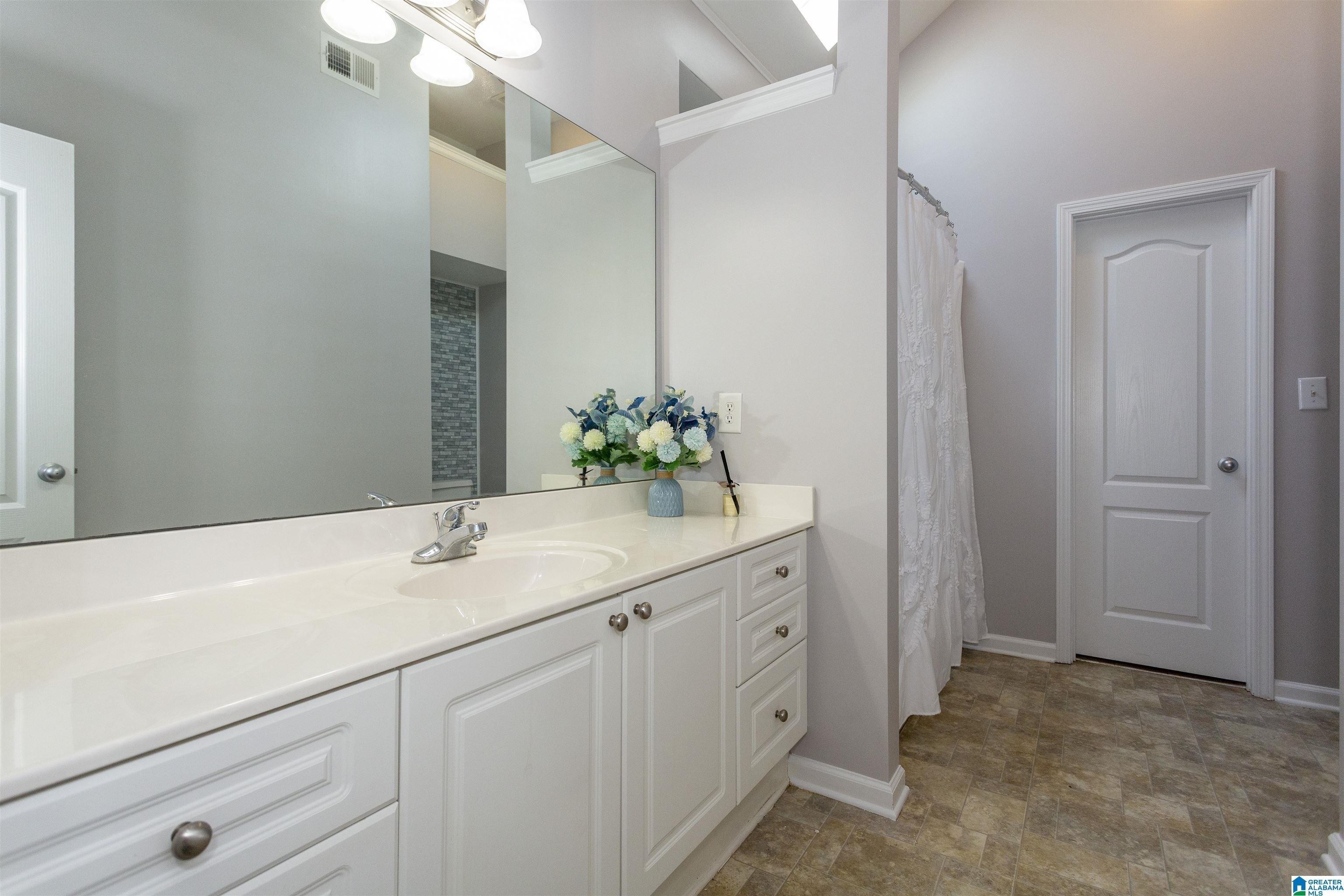 Village Ln, Calera, AL 35040