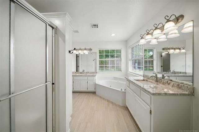 S Laurel Ave, Broken Arrow, OK 74012