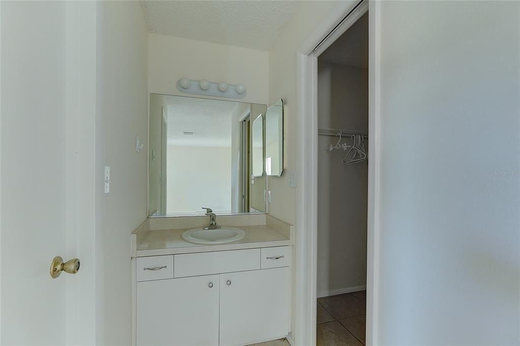 Arch Dr, Sarasota, FL 34232