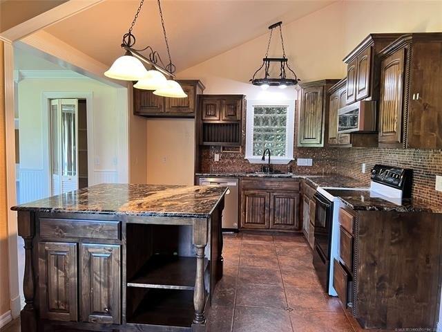 W Oak St, Skiatook, OK 74070