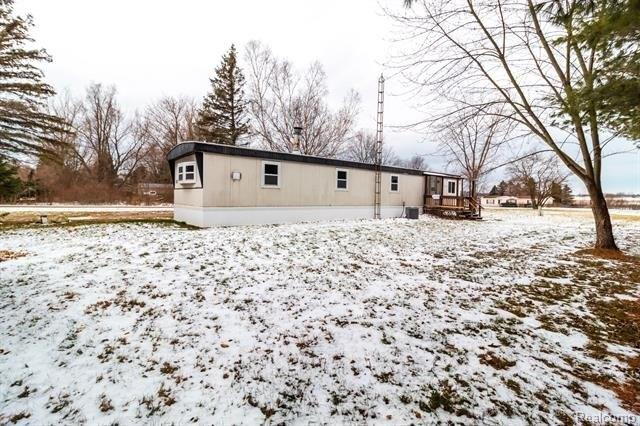 Southampton Dr, Lapeer, MI 48446