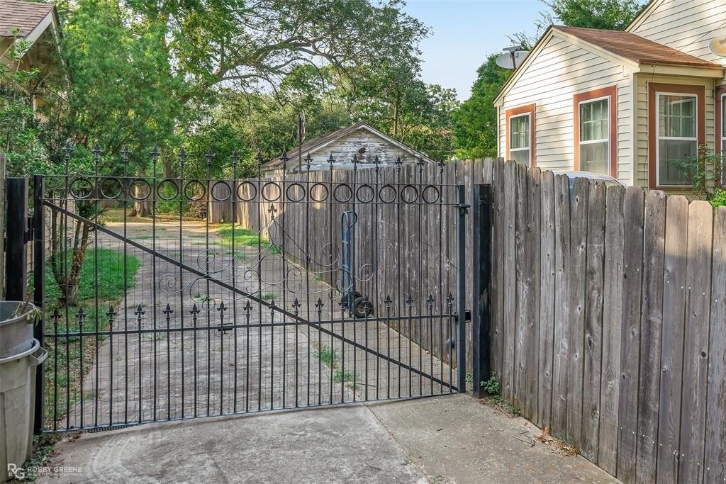 Carrollton Ave, Shreveport, LA 71105