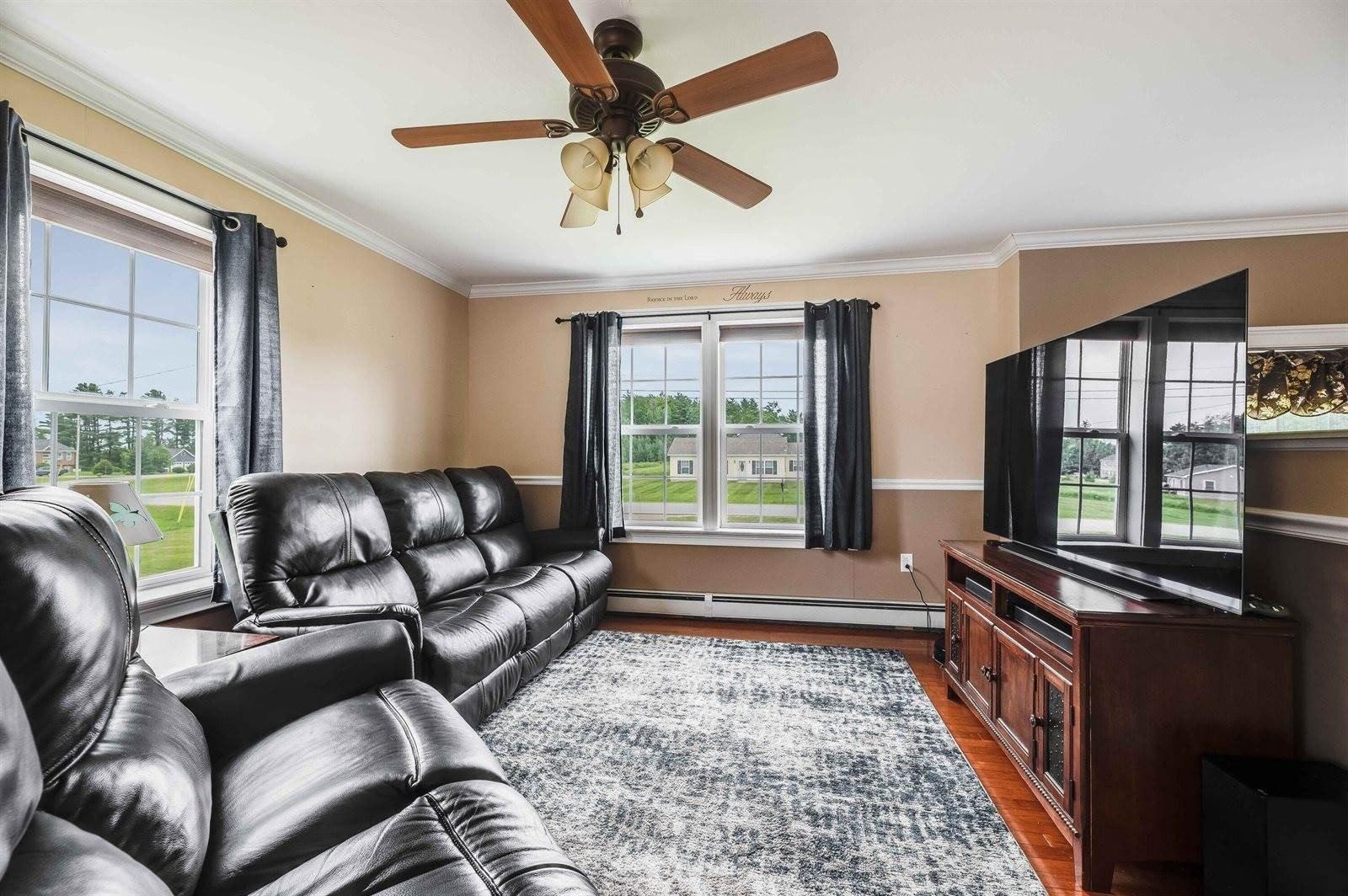 Silas Warren Dr, Hermon, ME 04401