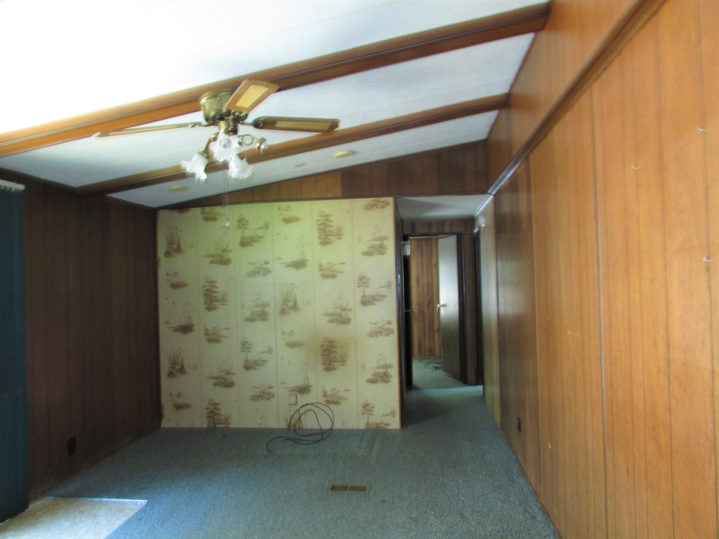 Fitzsimmons Hill Rd, Elizabethton, TN 37643