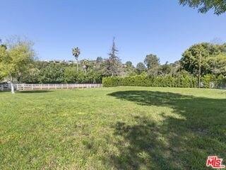 Old Oak Rd, Los Angeles, CA 90049