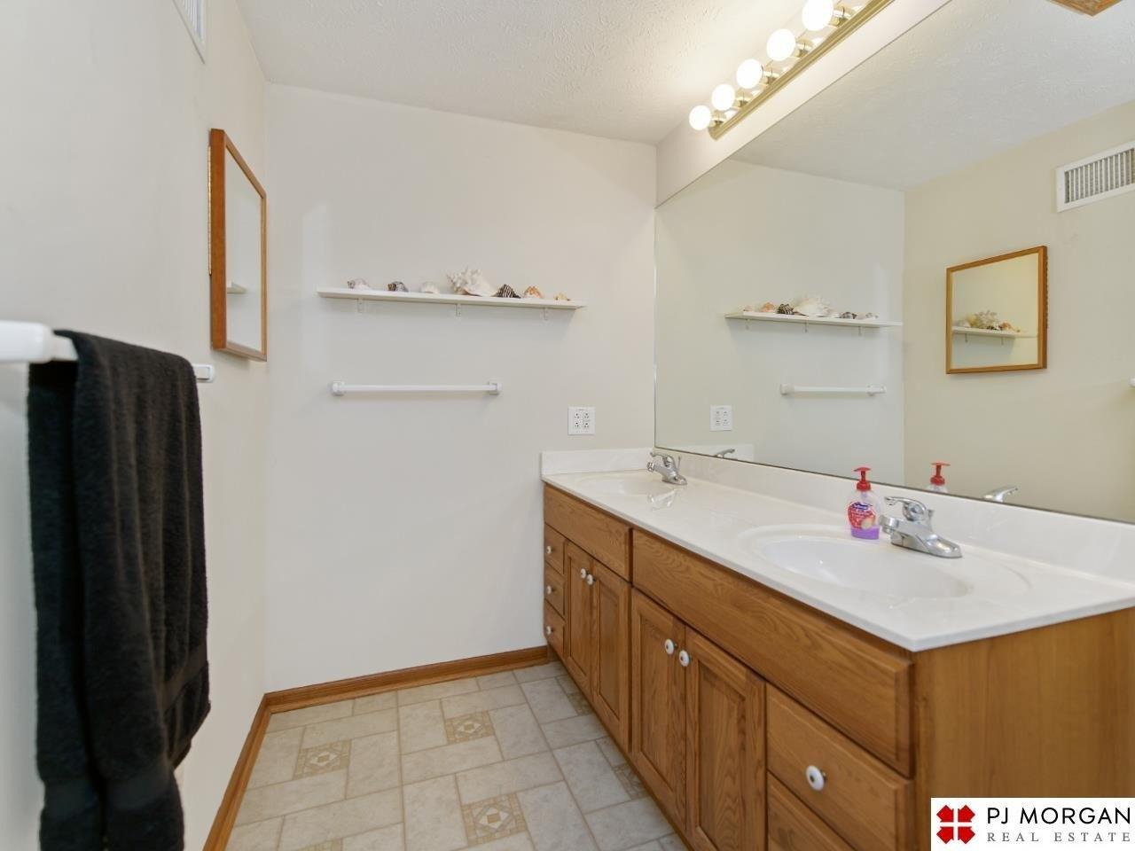 Spaulding St, Omaha, NE 68116