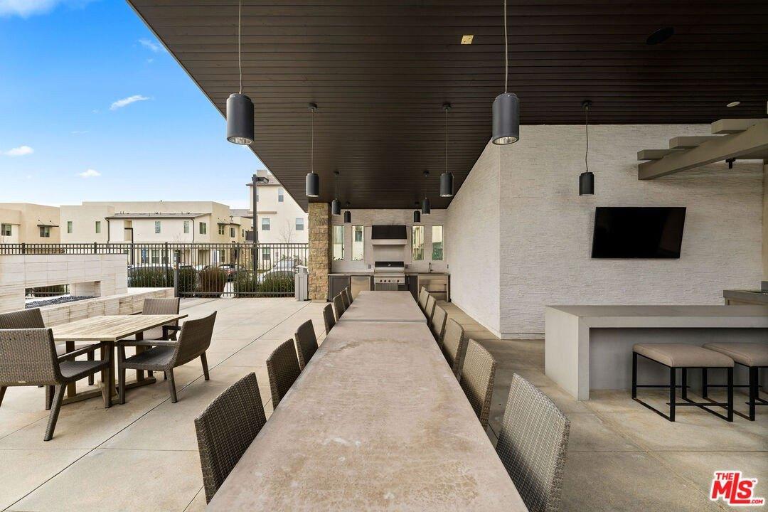 Cardigan Dr, Northridge, CA 91324