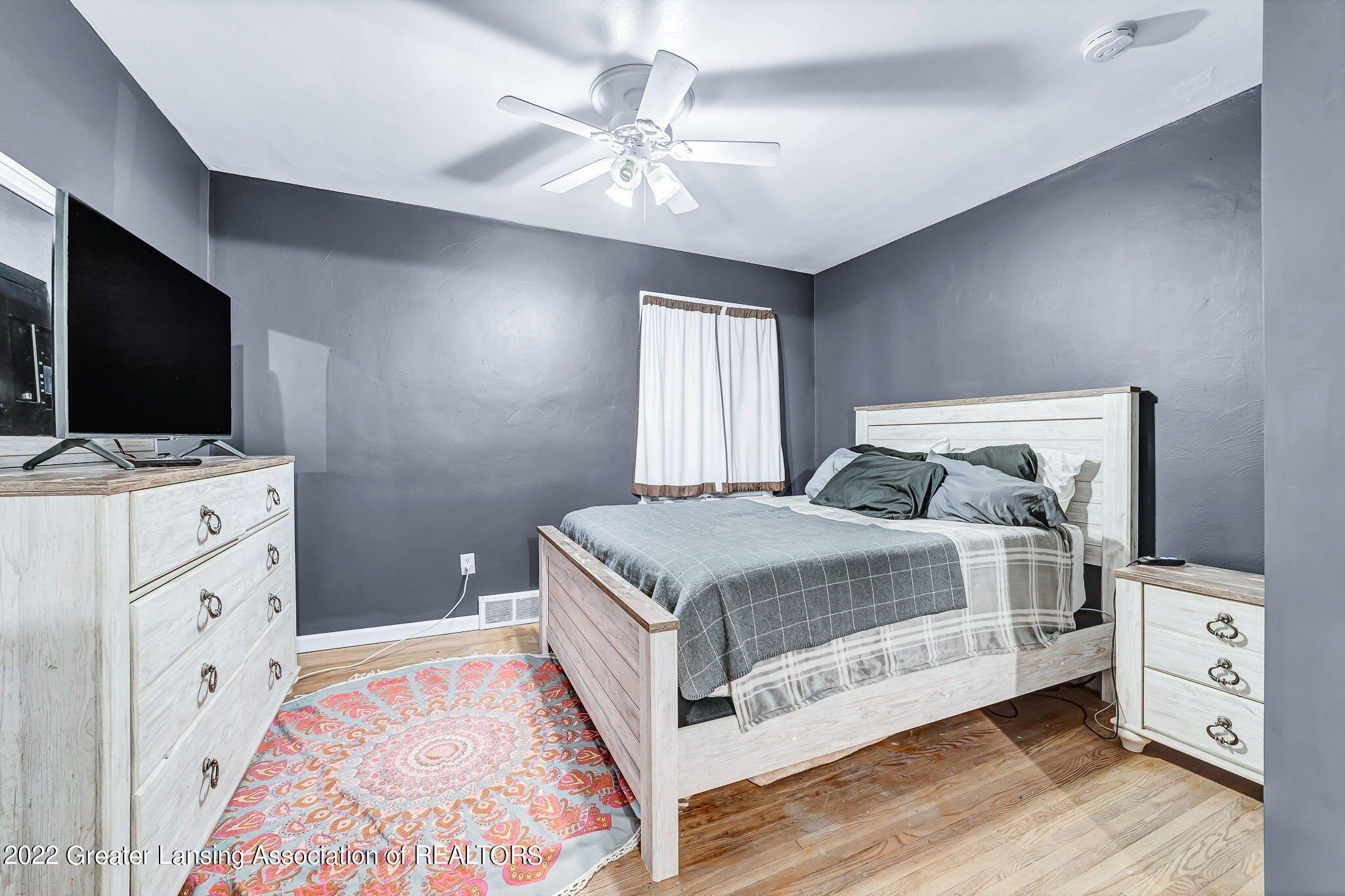 Parkdale St, Lansing, MI 48910