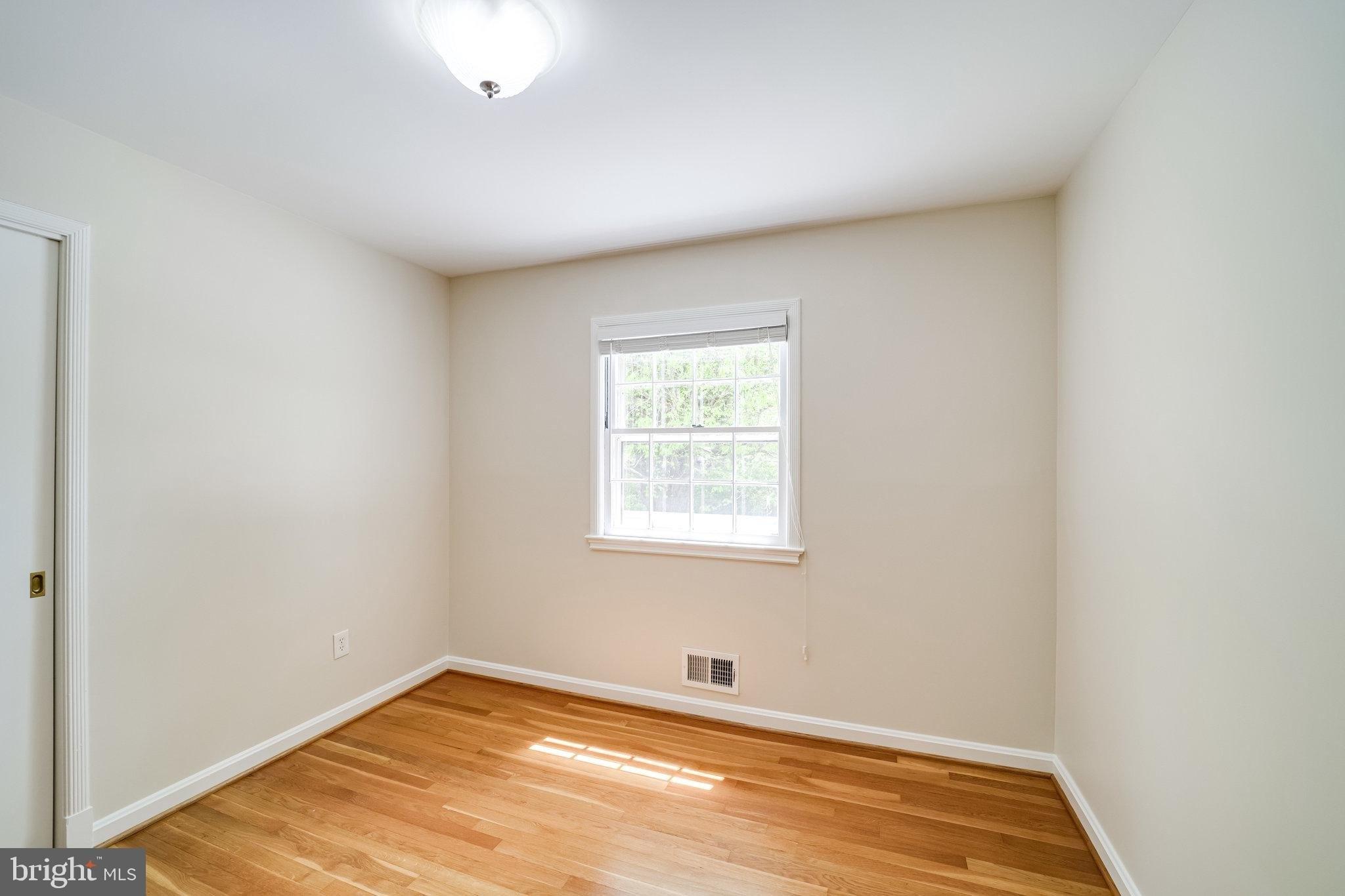 Trenton Dr, Alexandria, VA 22308