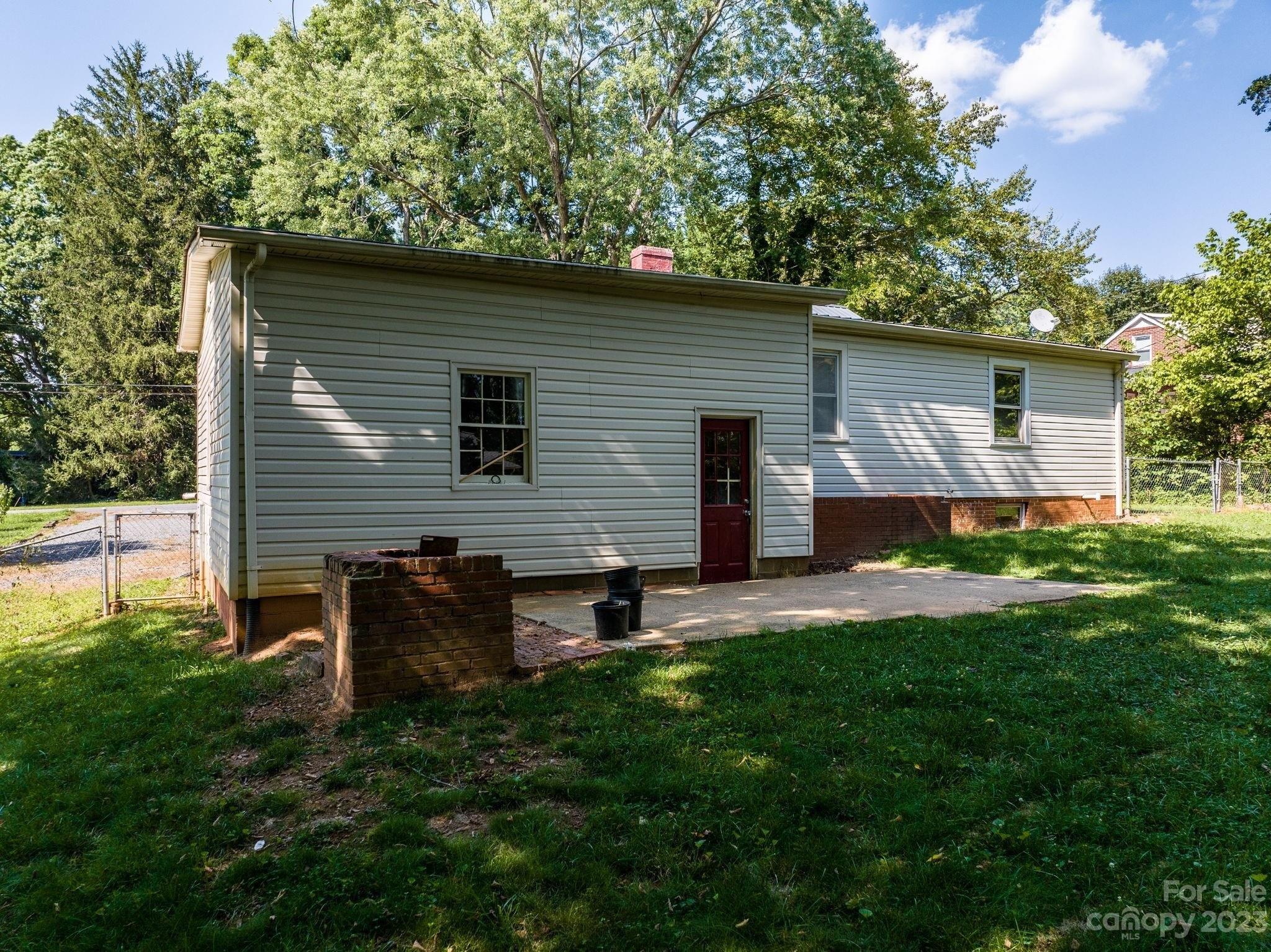 13th Ave Nw, Hickory, NC 28601