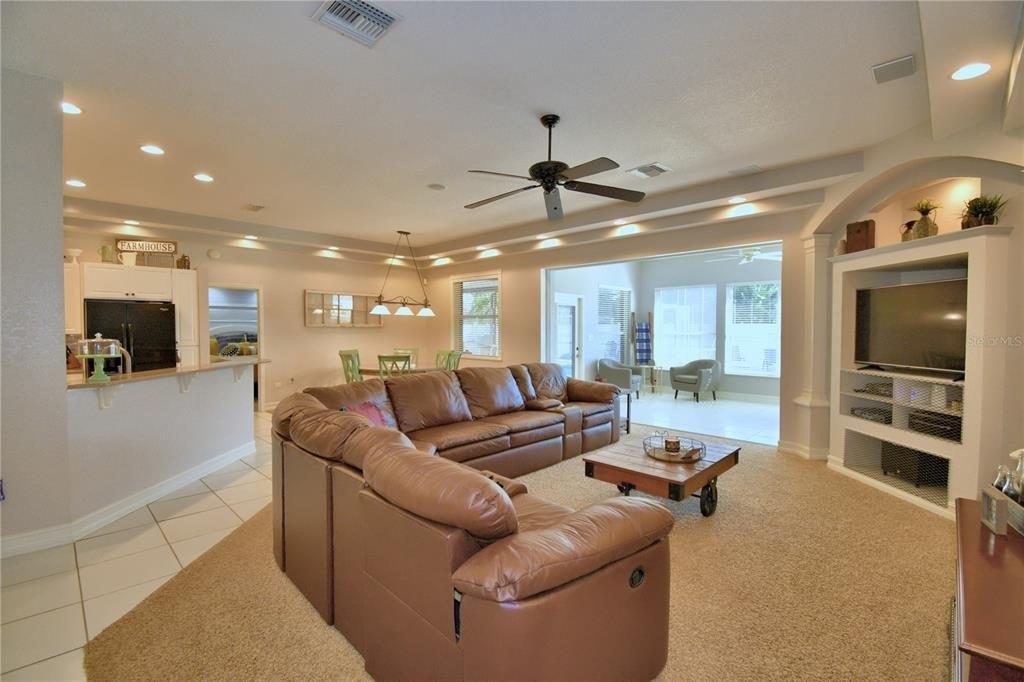 Auburn Oaks Blvd, Auburndale, FL 33823