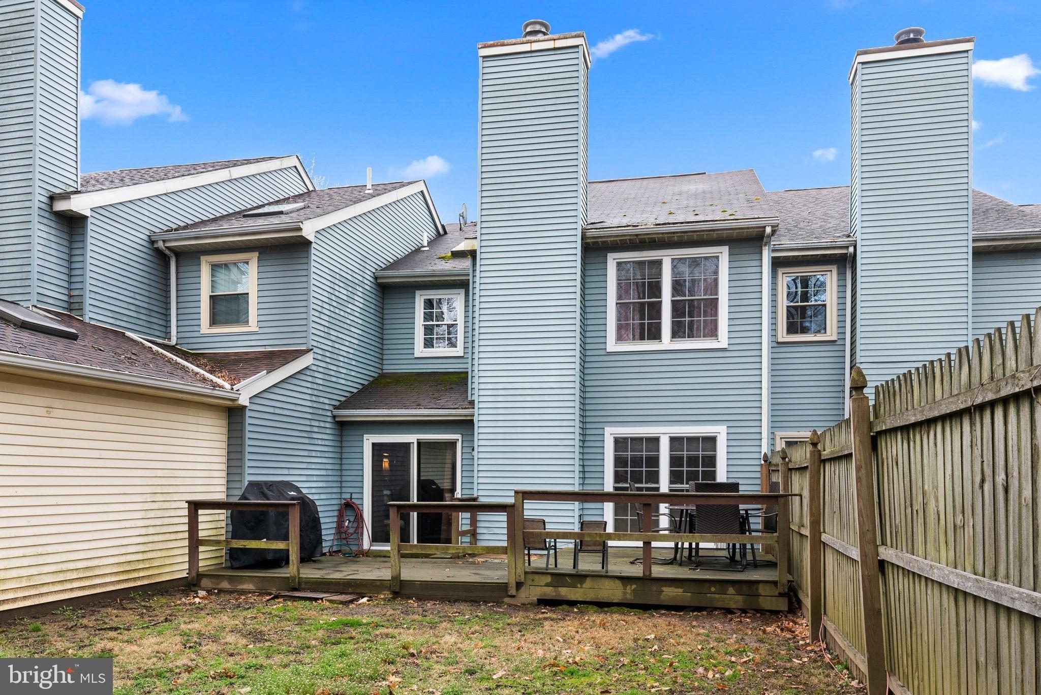 Sarahs Ln, Horsham, PA 19044