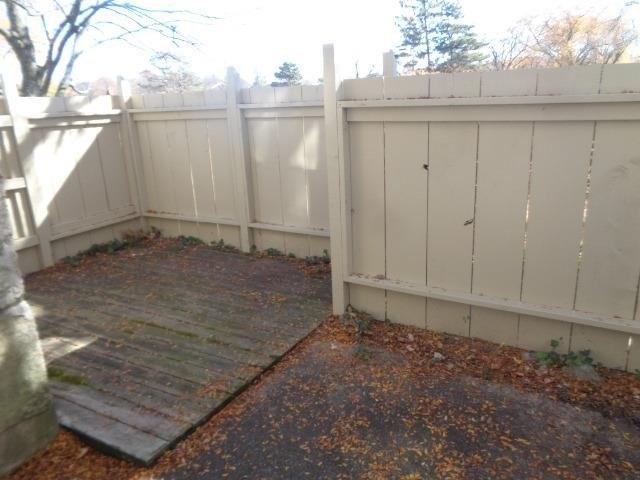 Foxknoll Dr, Dayton, OH 45458