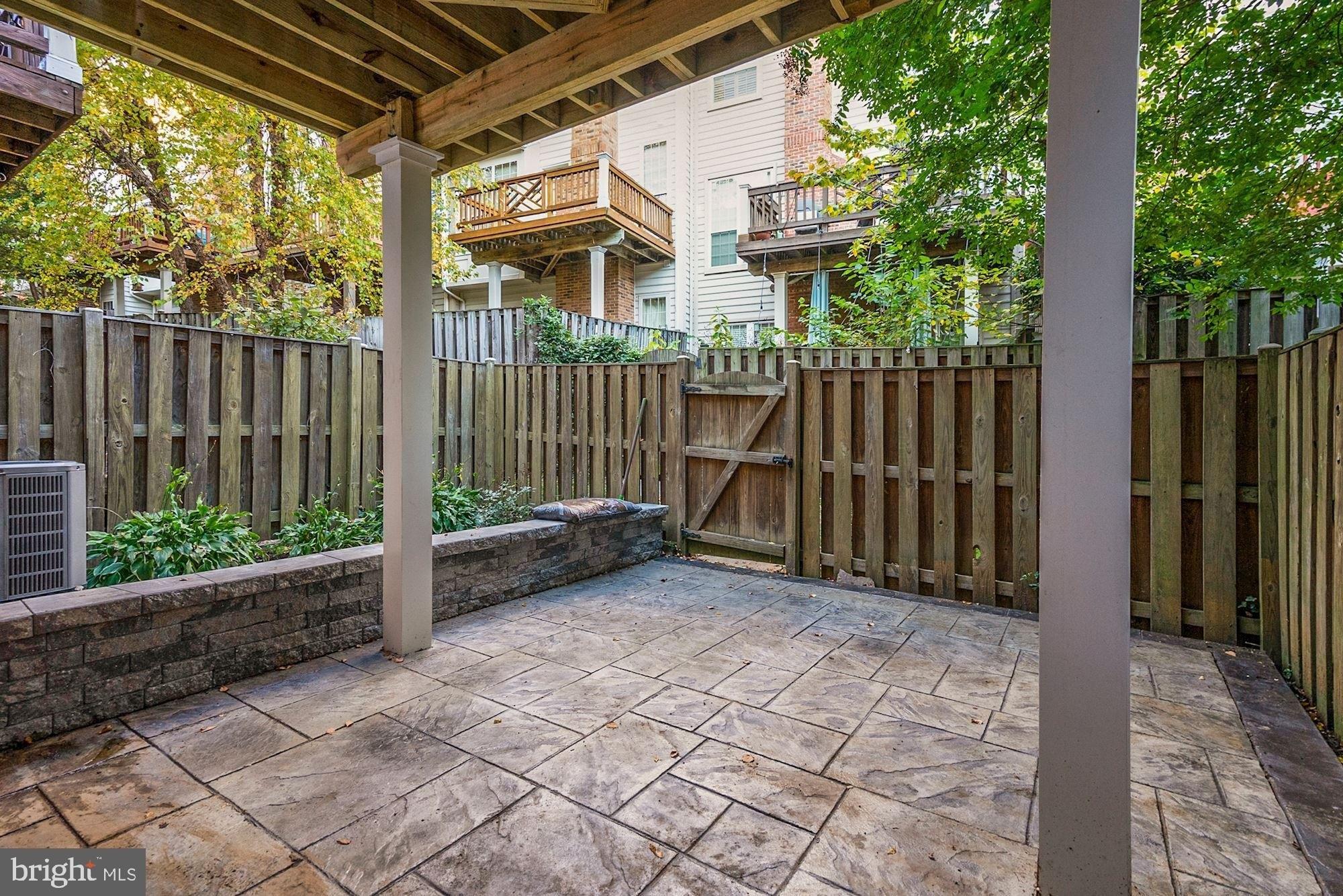 Arell Ct, Alexandria, VA 22304