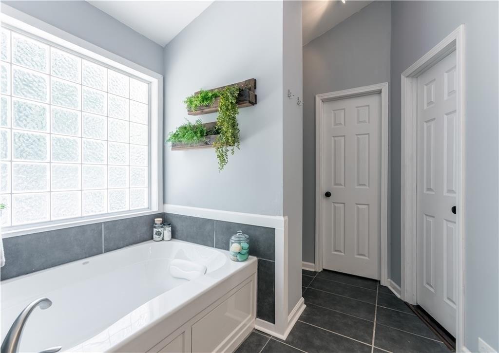 Covington Dr, Hiram, GA 30141