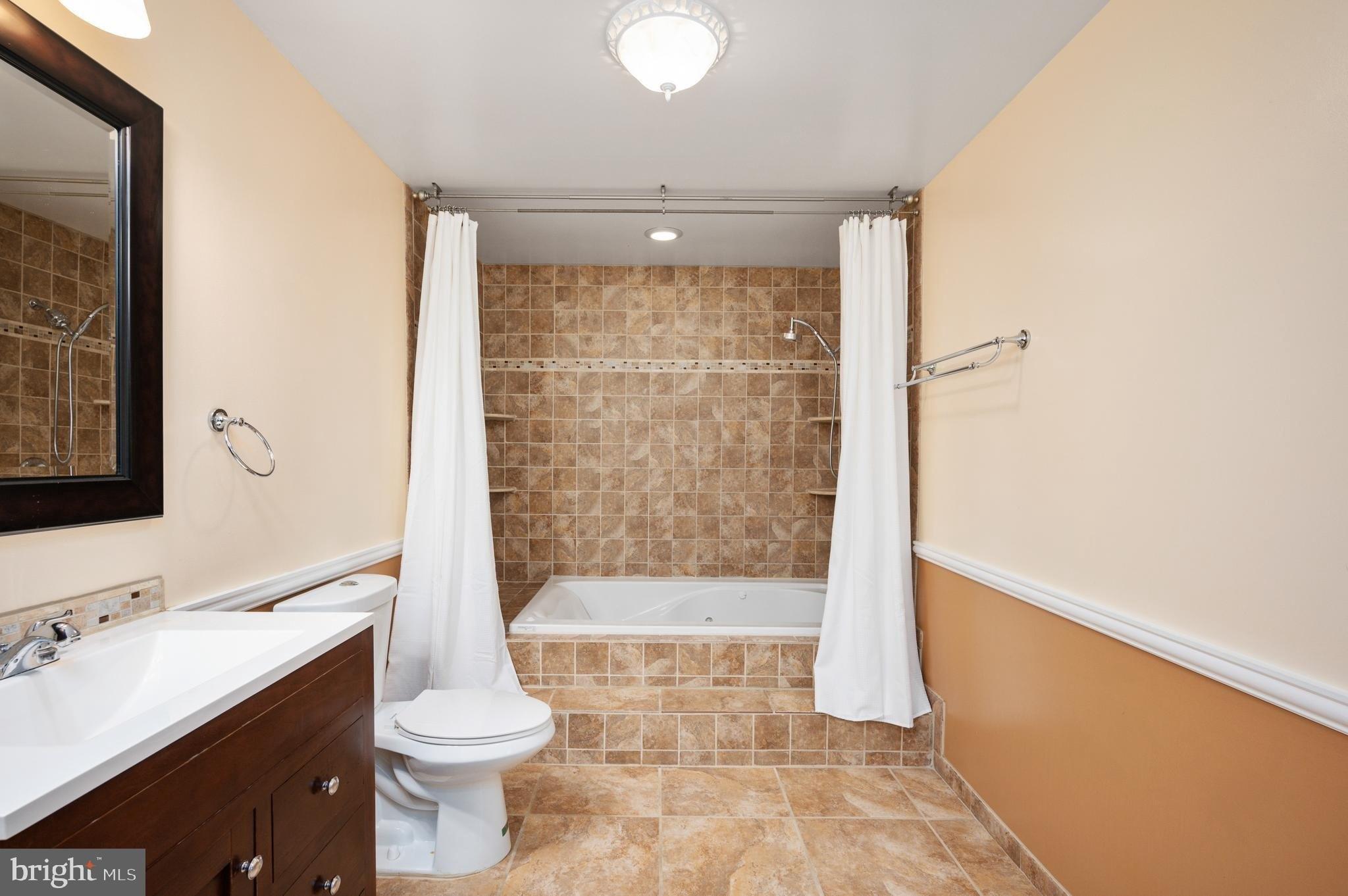 Woodstown Dr, Springfield, VA 22153