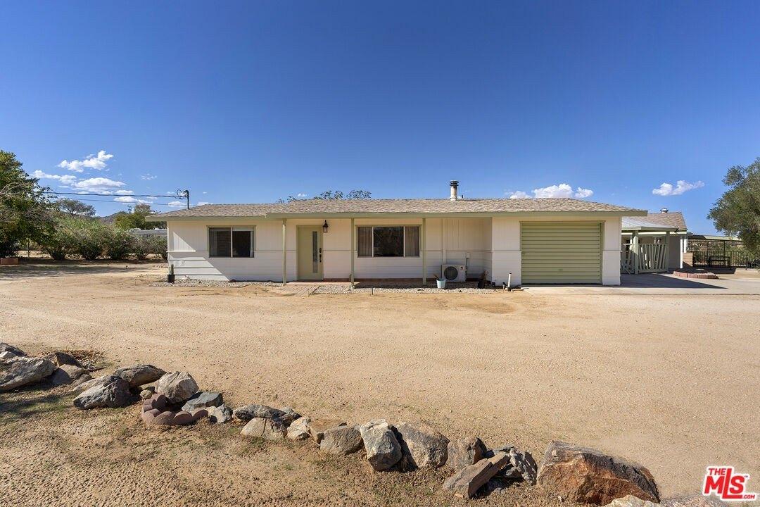 Dennis Ave, Joshua Tree, CA 92252
