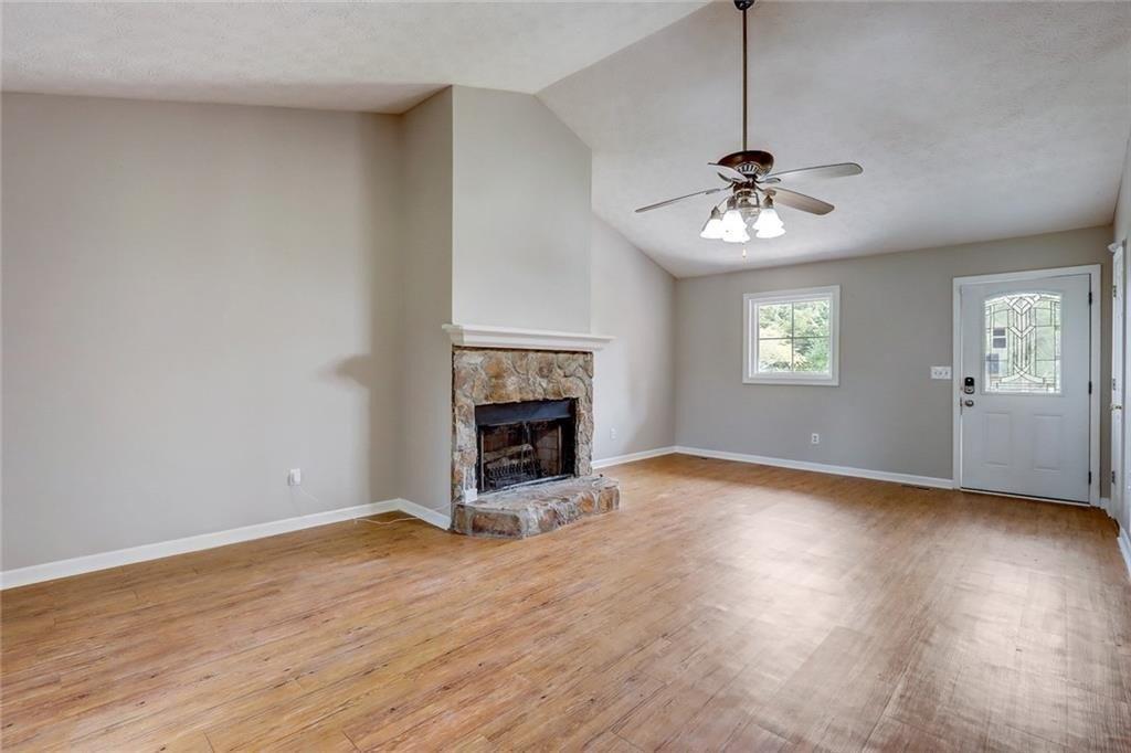 Shoreland Cir, Buford, GA 30518