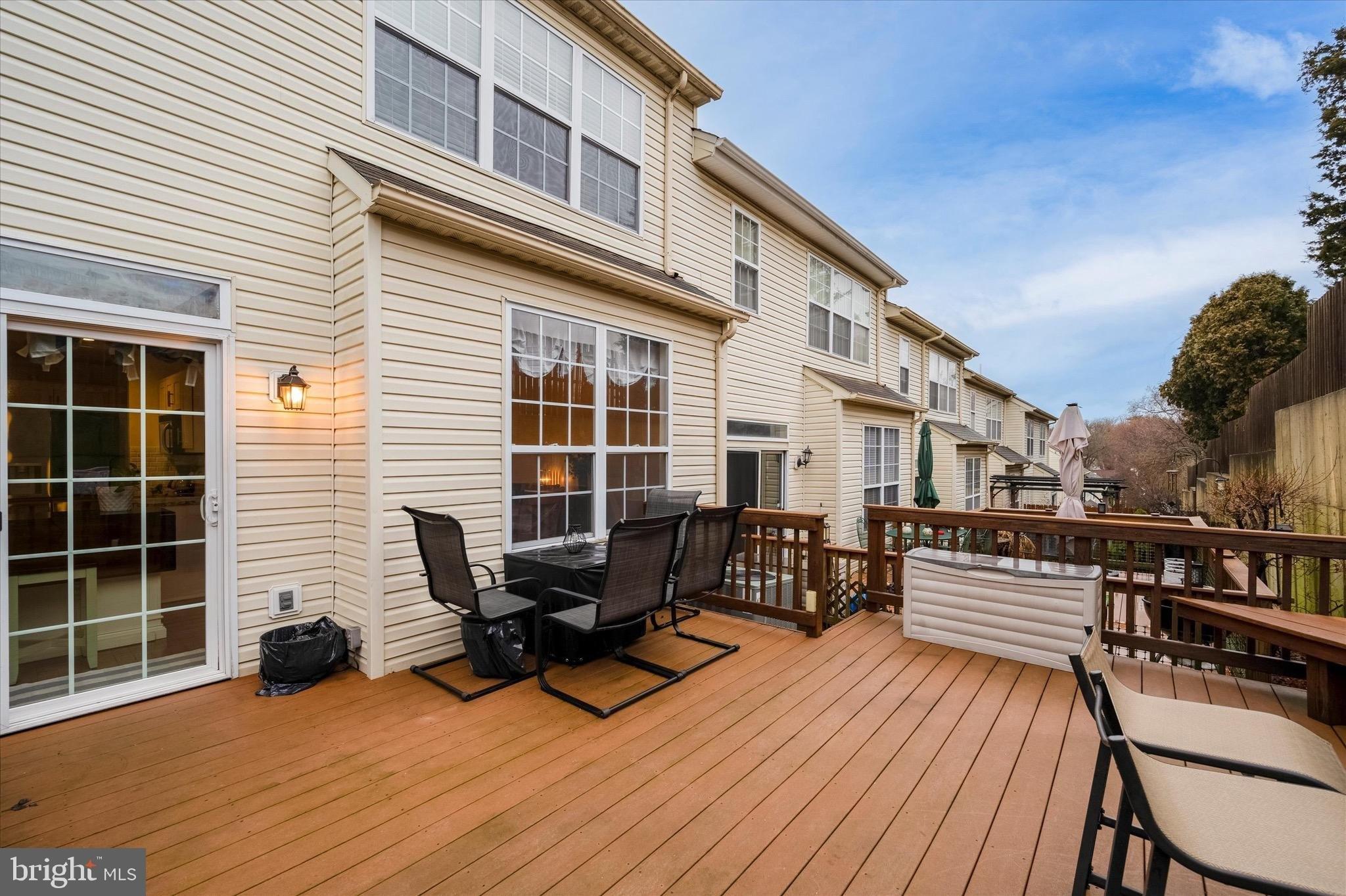 Cinnamon Dr, Philadelphia, PA 19128
