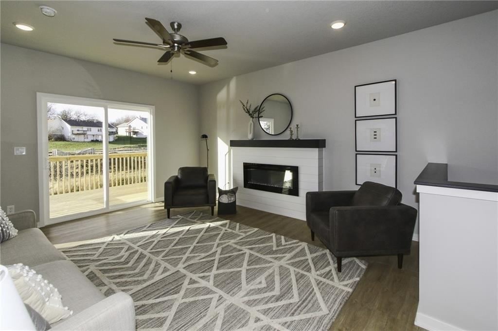 Keeneland Ct, Pleasant Hill, IA 50327