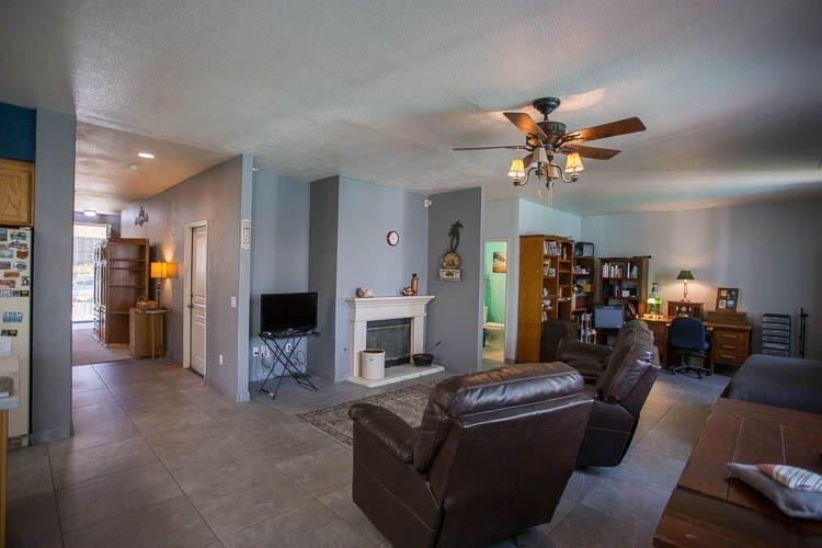 S Crenshaw St, Visalia, CA 93277