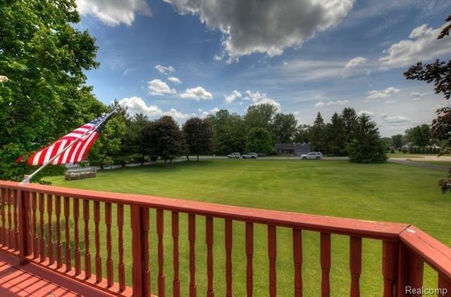 Kurtiss Dr, Brighton, MI 48114