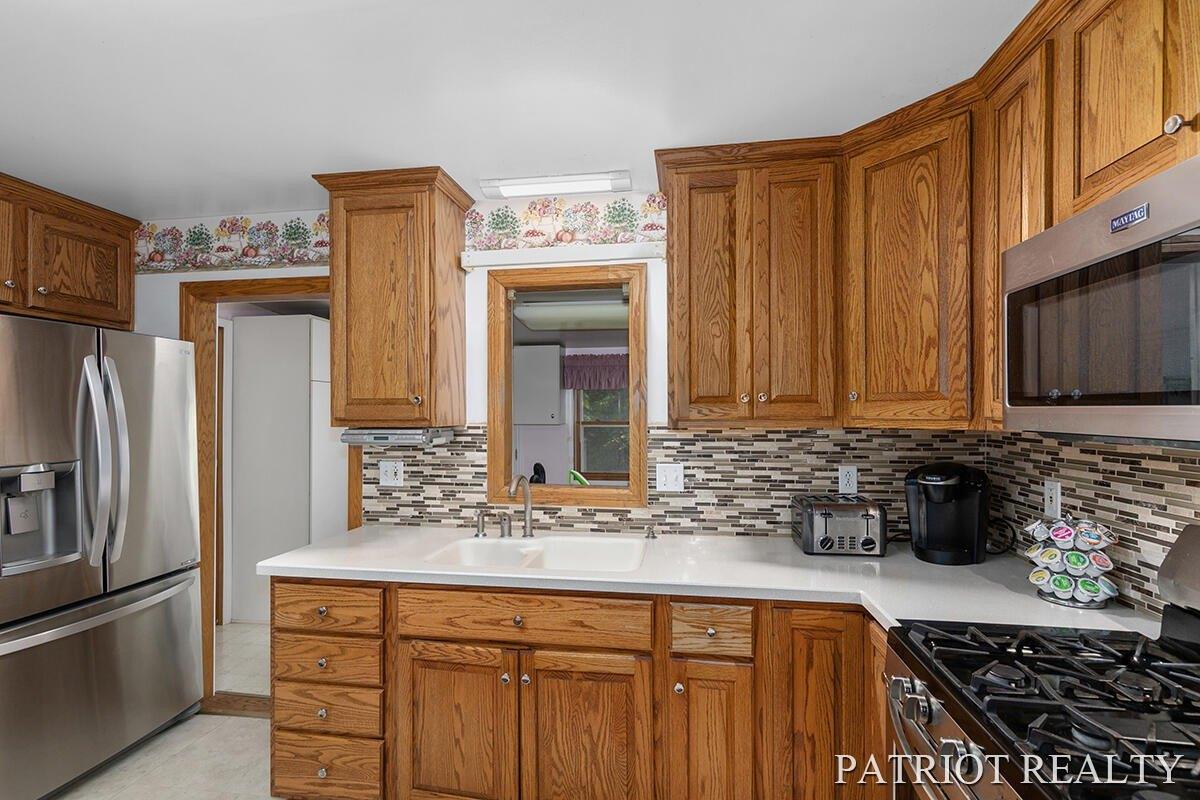 W Almy Rd, Six Lakes, MI 48886