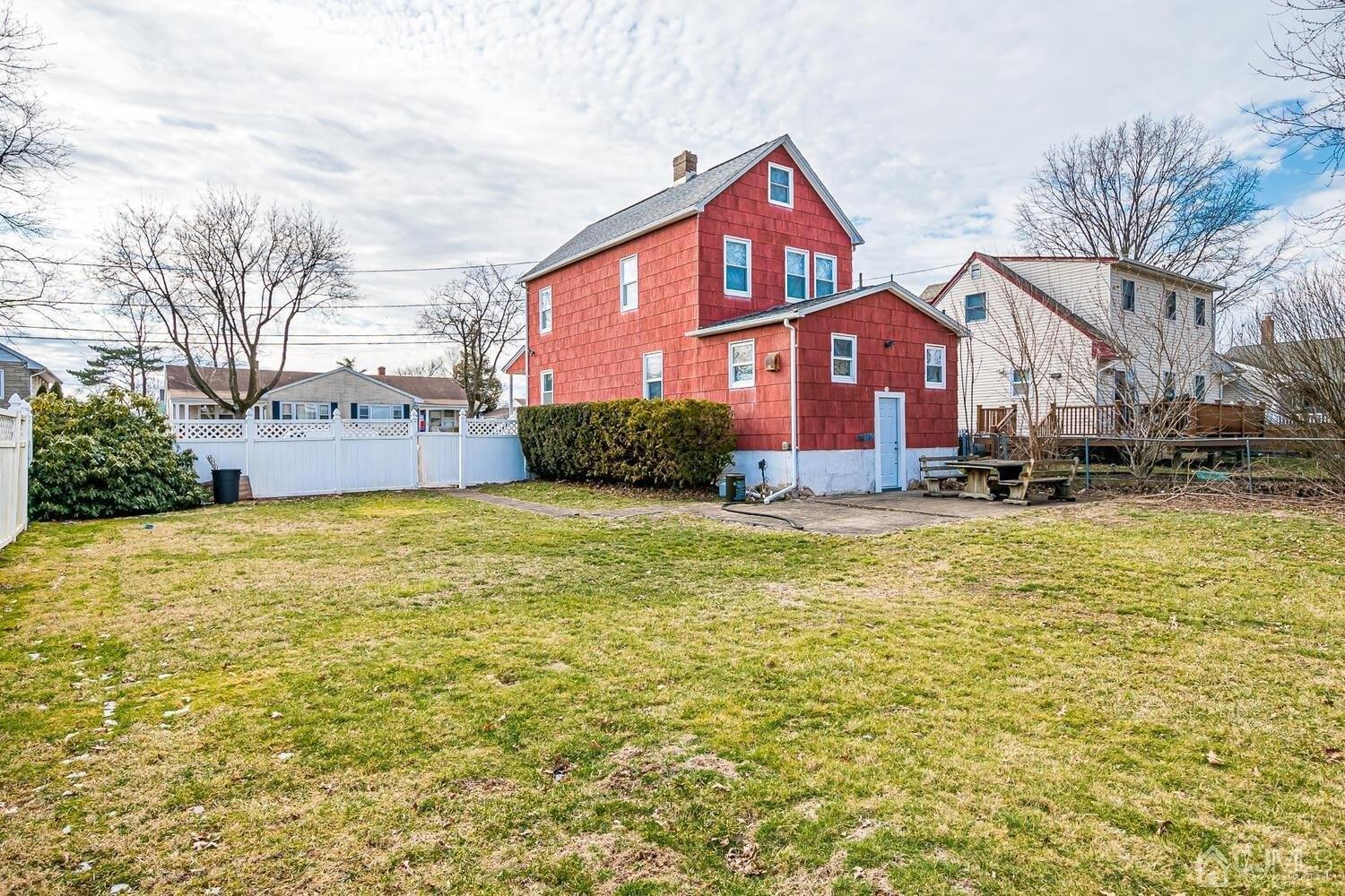 S 20th Ave, Manville, NJ 08835