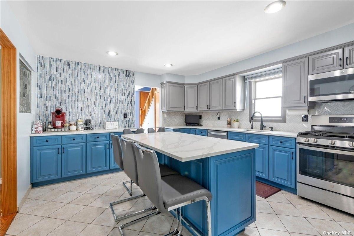 Beech St, Floral Park, NY 11001