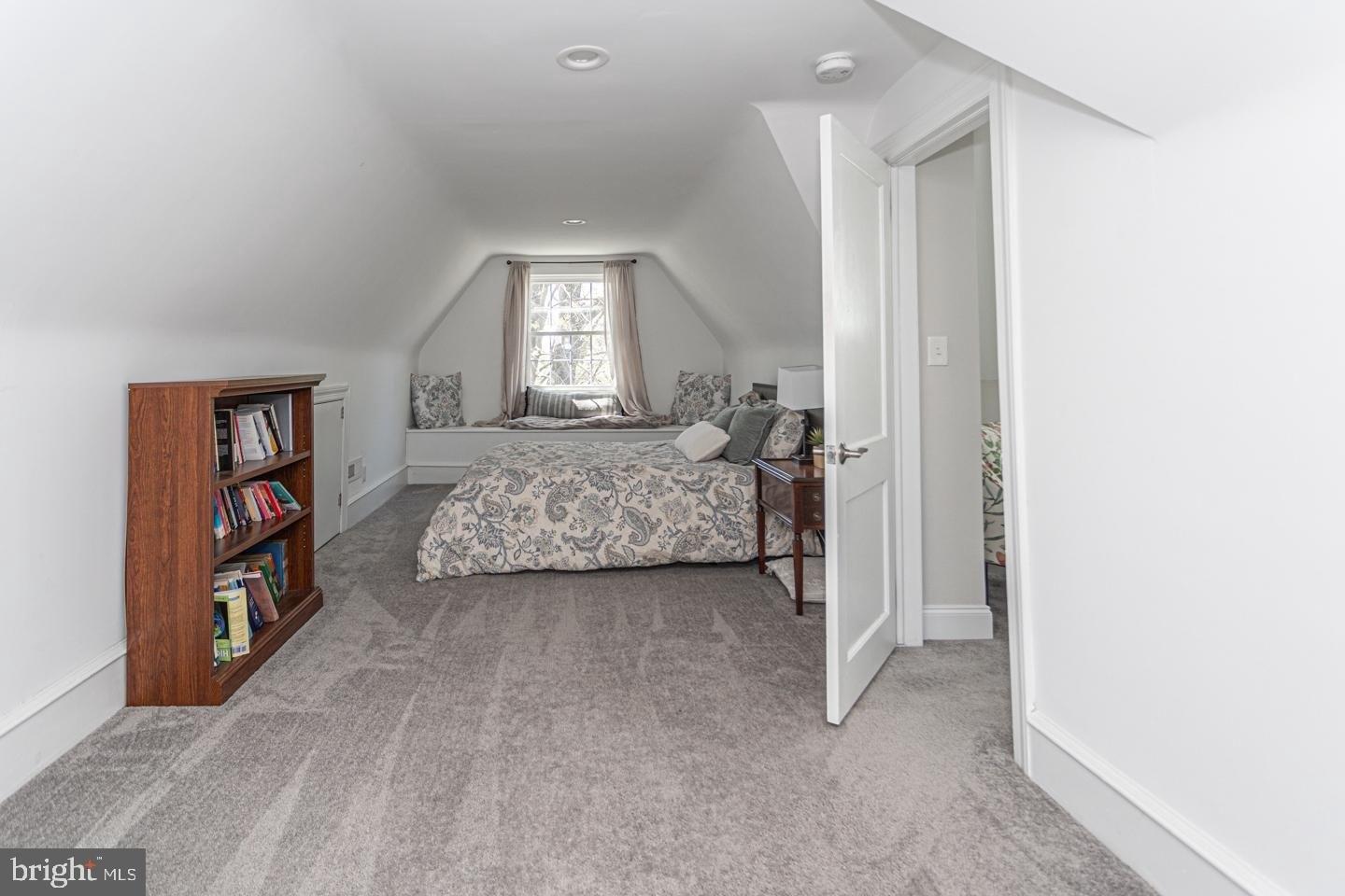 Taylor Ave, Drexel Hill, PA 19026