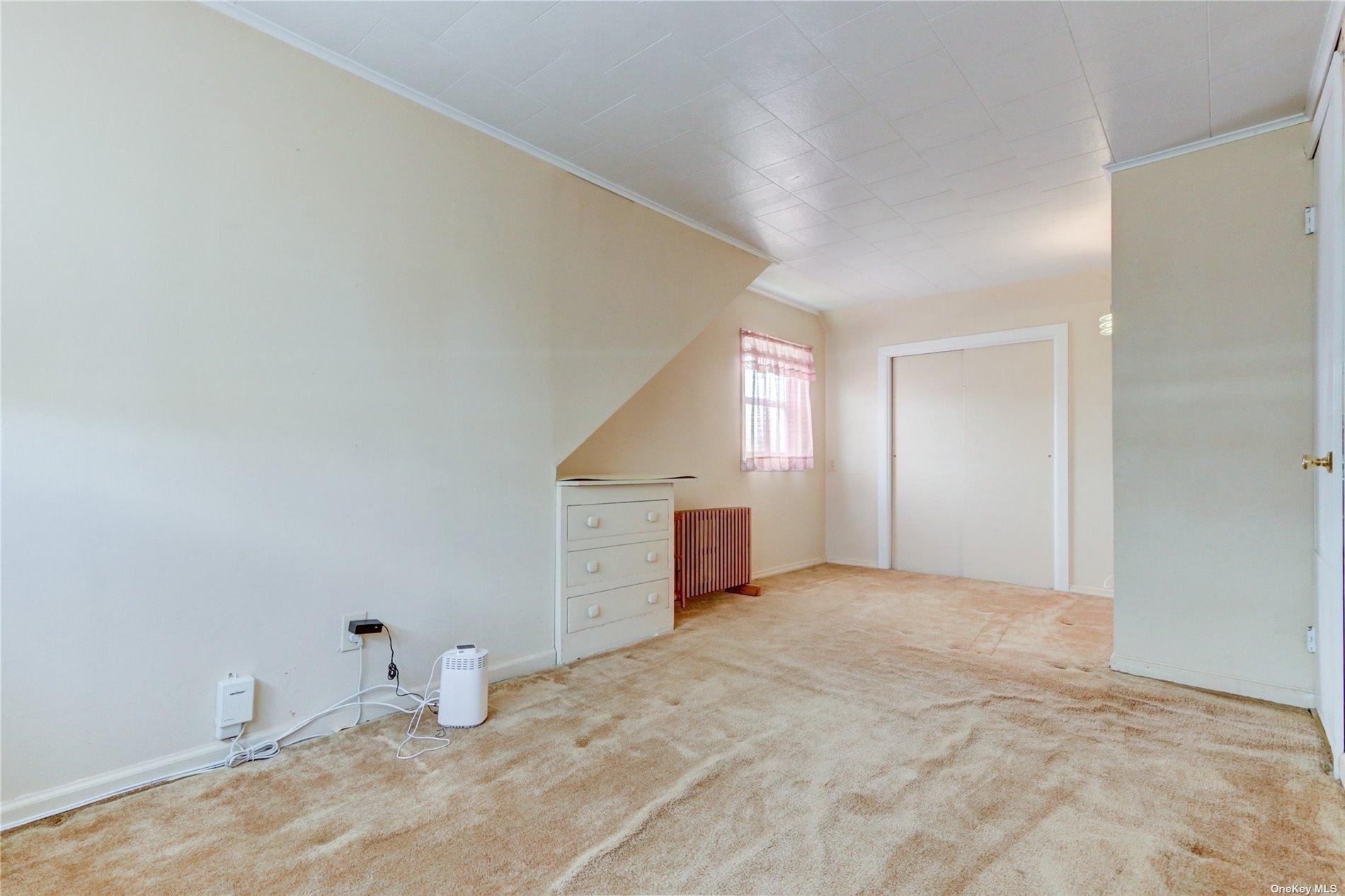 Liberty Ave, North Babylon, NY 11703