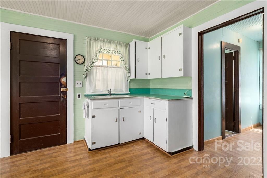 Orchard Rd, Flat Rock, NC 28731