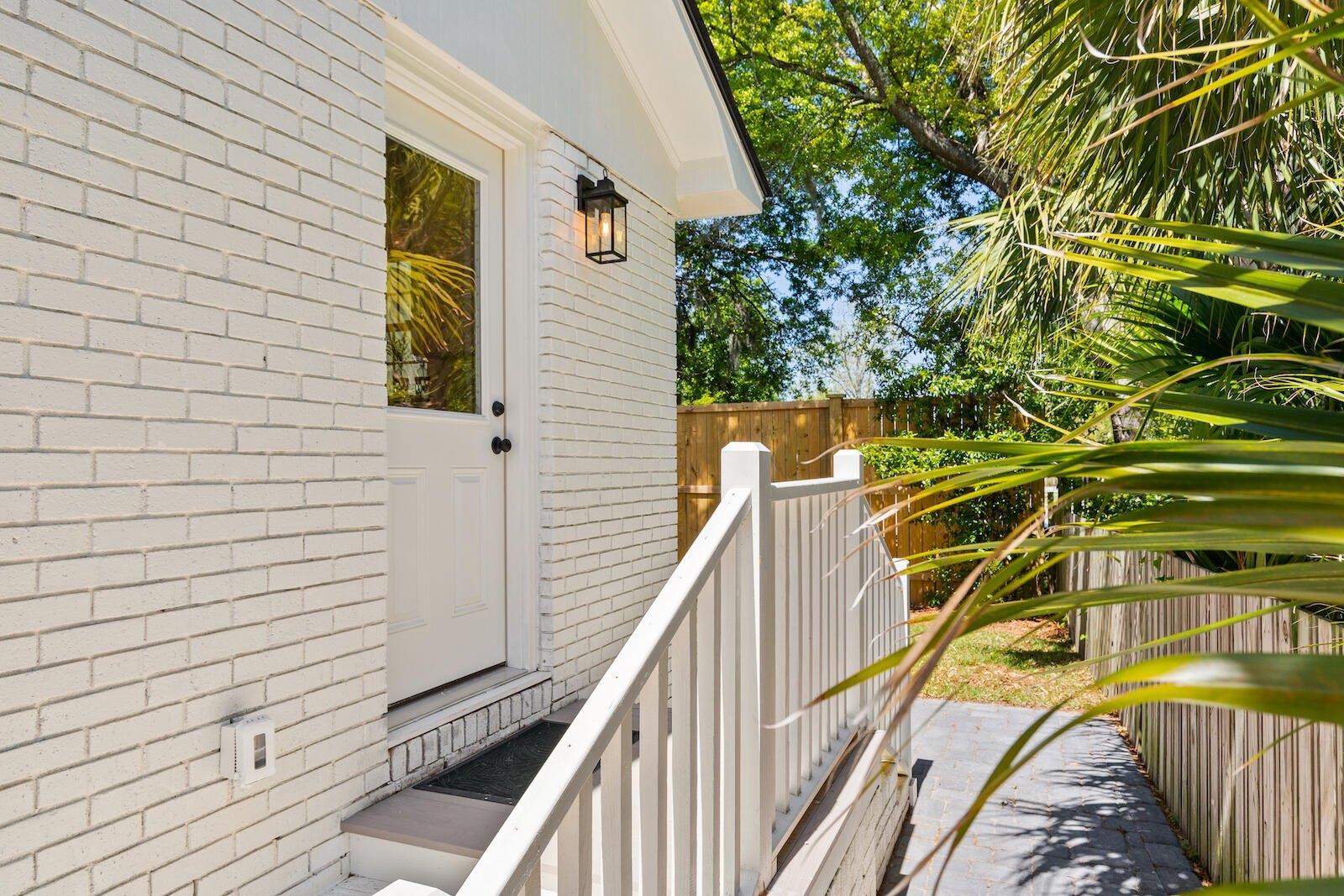 Rose Ln, Mount Pleasant, SC 29464