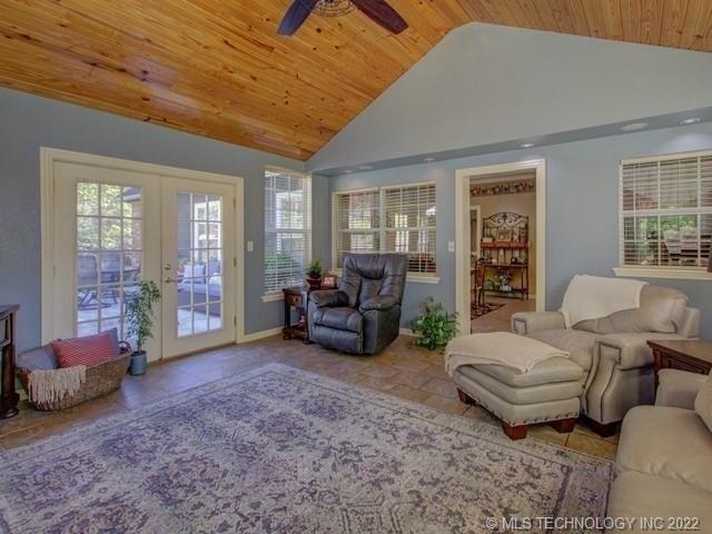 N Maple Ave, Sand Springs, OK 74063