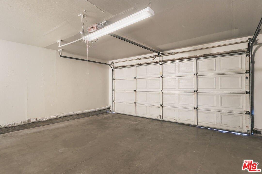 Gina Dr, Oxnard, CA 93030