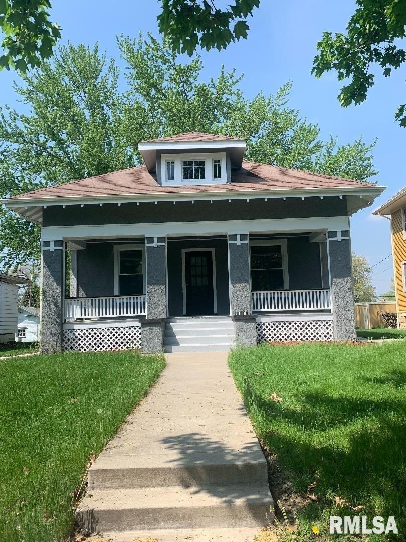 W 15th St, Davenport, IA 52804