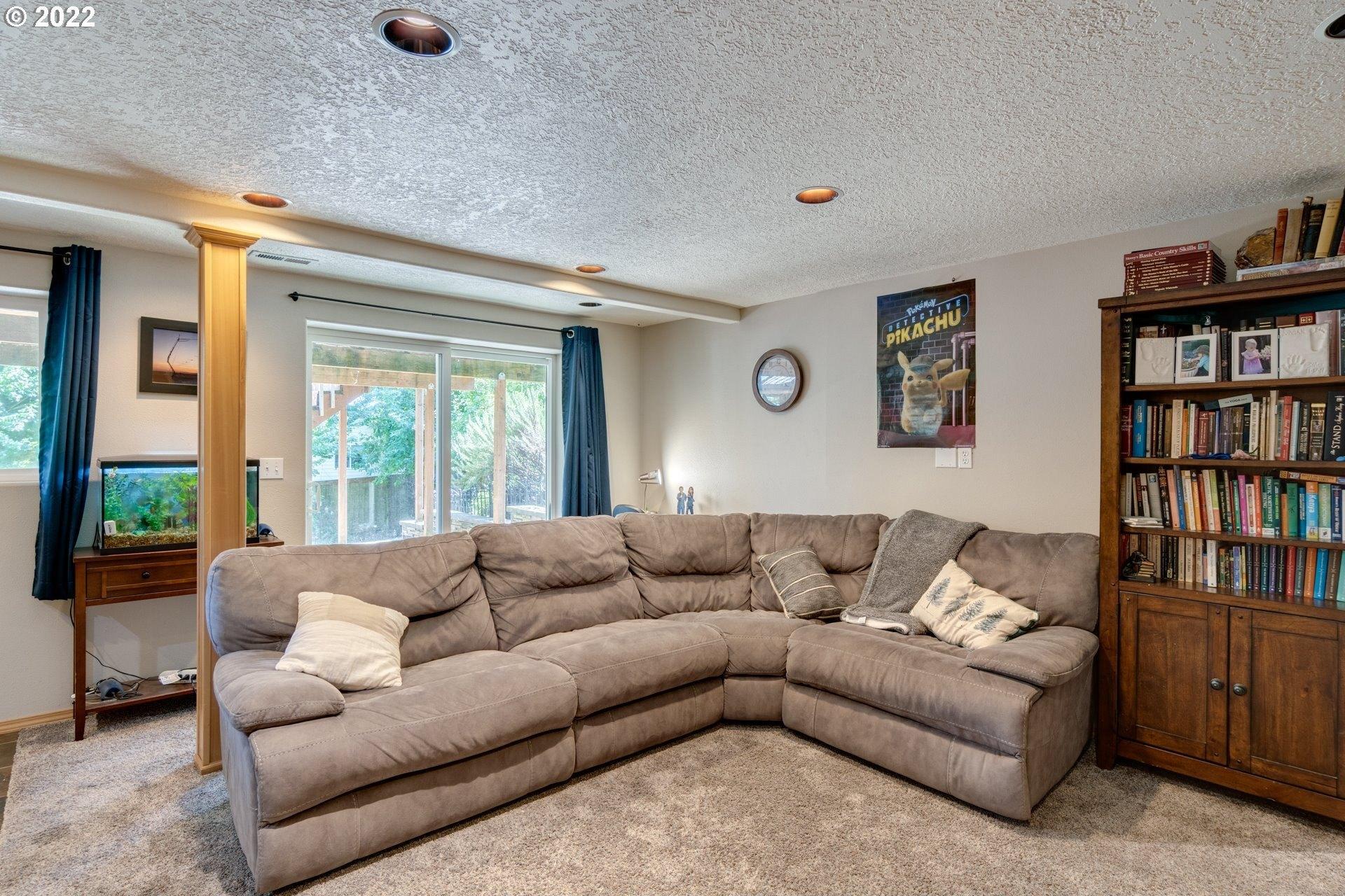 Sw Arrowhead Pl, Dundee, OR 97115