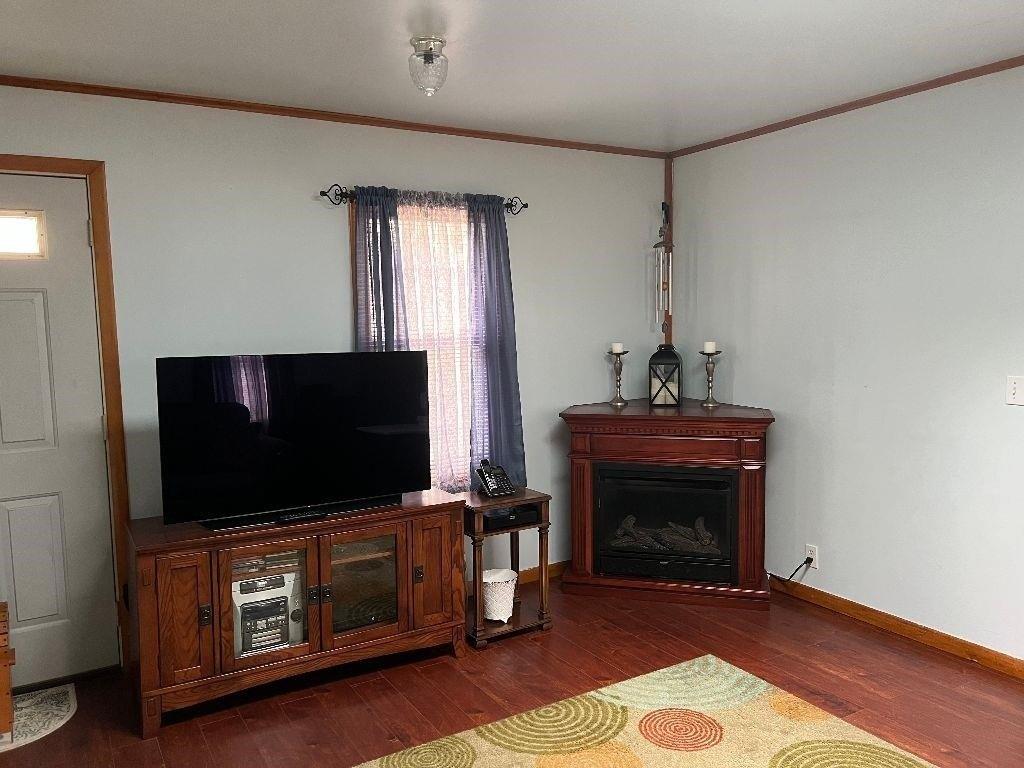 E Pleasant St, Freeport, IL 61032