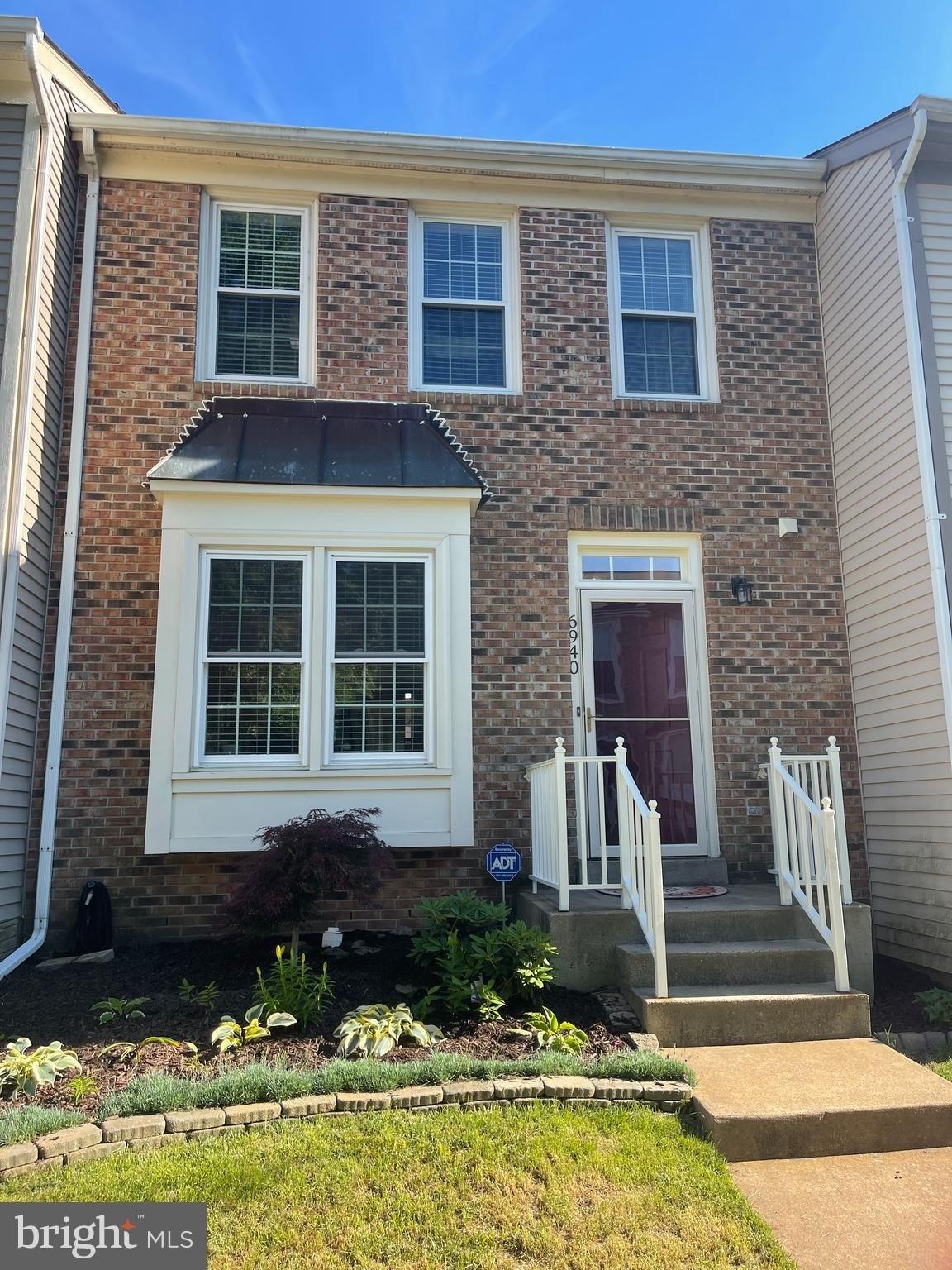 Compton Ln, Centreville, VA 20121