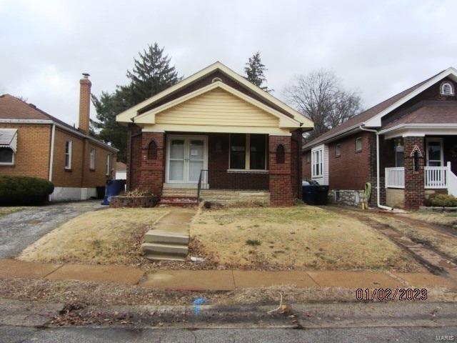 Maze Pl, Saint Louis, MO 63116